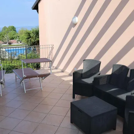 Appartamento With A - C In Lazise-gardasee 57740 Lazise